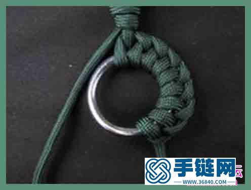 墨綠色繩結吊墜的編法圖解