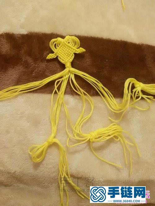 中國結(jié)小掛飾編法圖解