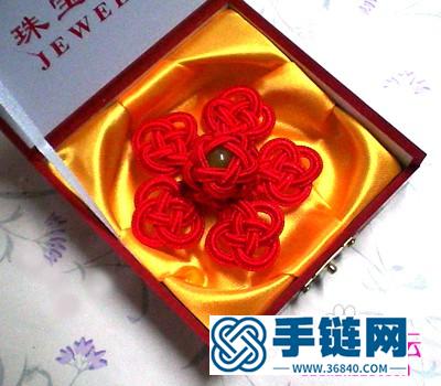 中國結(jié)編結(jié)制作的五福胸花教程步驟