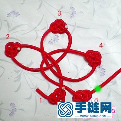 中國結(jié)編結(jié)制作的五福胸花教程步驟