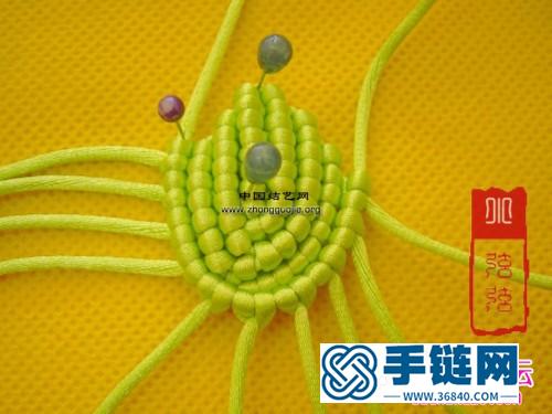 中國結(jié)葡萄掛飾的編法教程