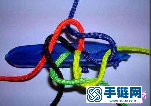 彩繩鑰匙扣的編法教程