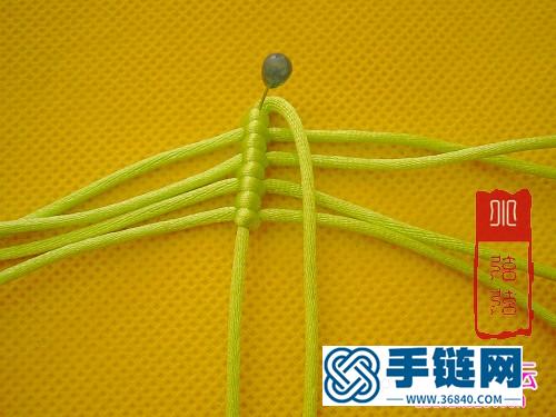 中國結(jié)葡萄掛飾的編法教程