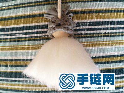 可愛的女生房間飾品_布條線繩編小娃娃掛件教程 