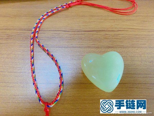 圖解吊墜綁繩的過程方法