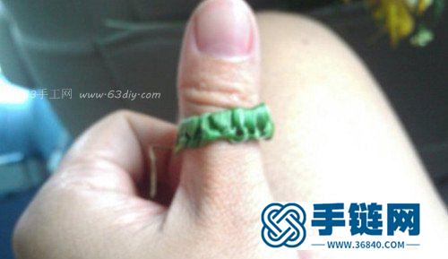 如何用草編戒指 用草編戒指圖解