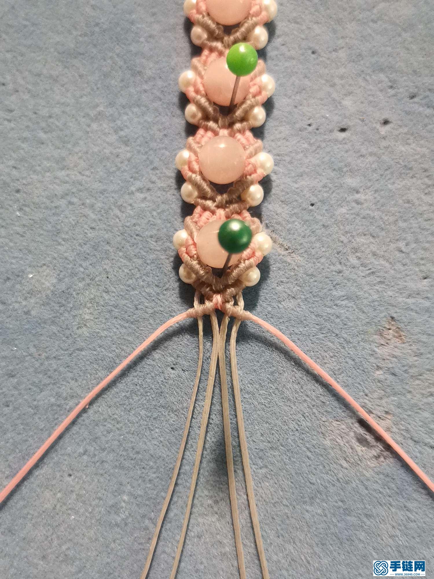 自己動(dòng)手編一條精致的玫瑰花手鏈