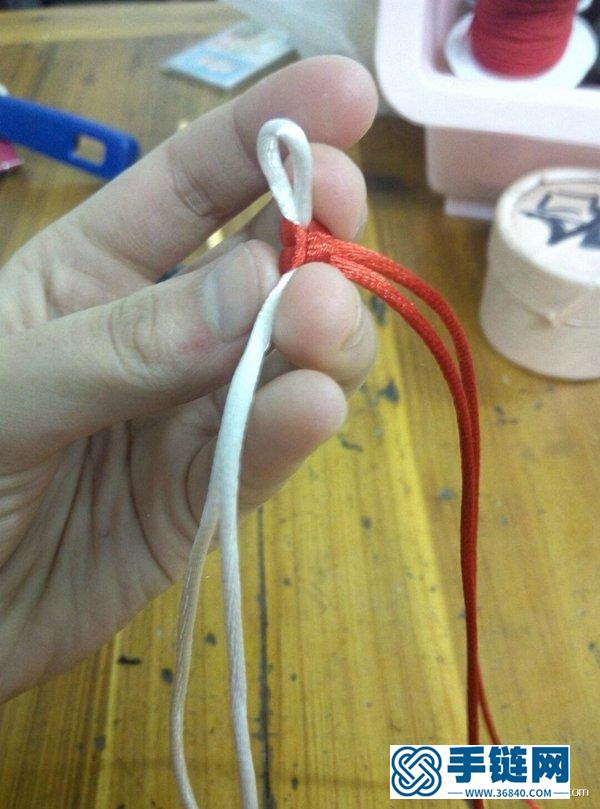 紅白相間編繩手鏈的編法