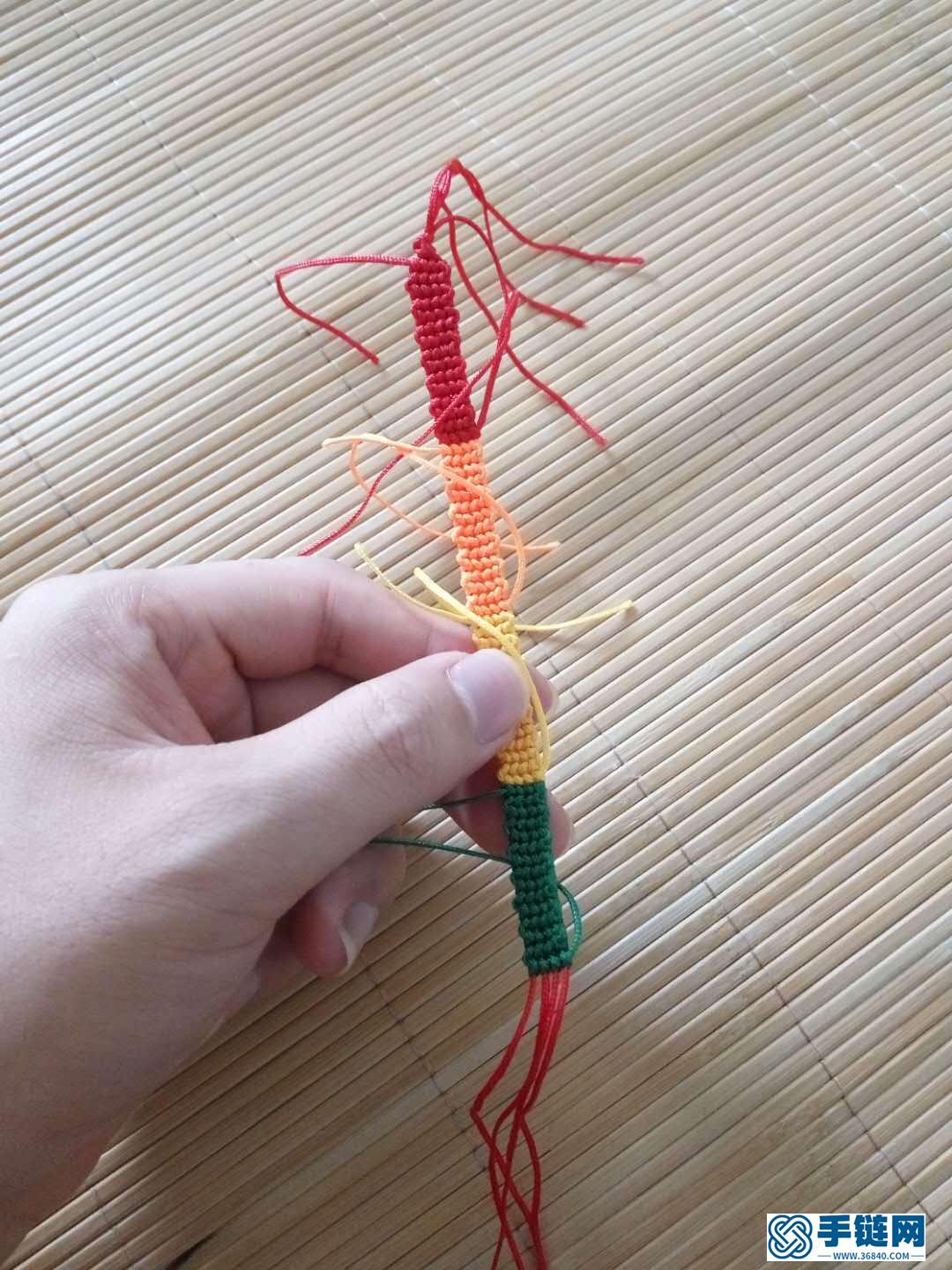 彩虹手鏈編織教程,詳細的制作方法圖解