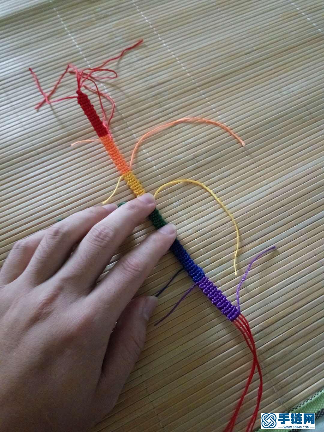 彩虹手鏈編織教程,詳細的制作方法圖解