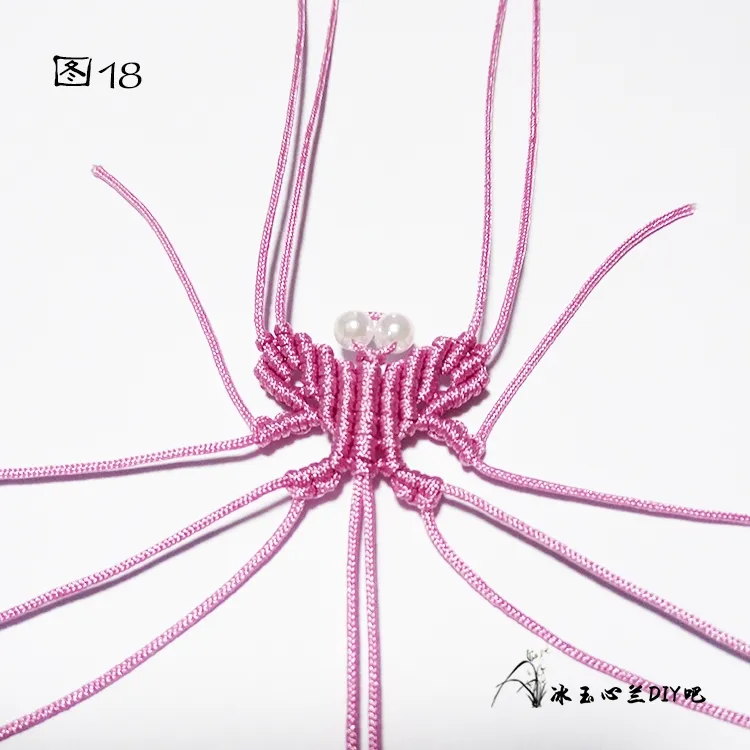 蝴蝶結(jié)項鏈編織教程，簡單編項鏈繩子的方法圖解