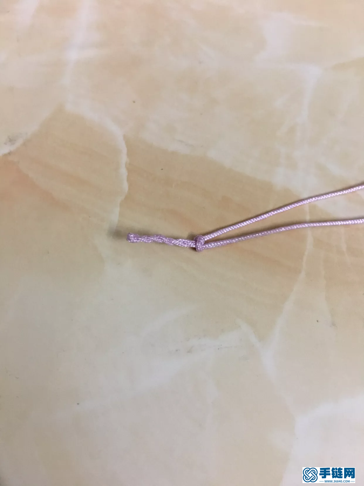 四股辮項鏈的編法，簡單紅繩項鏈教程圖解