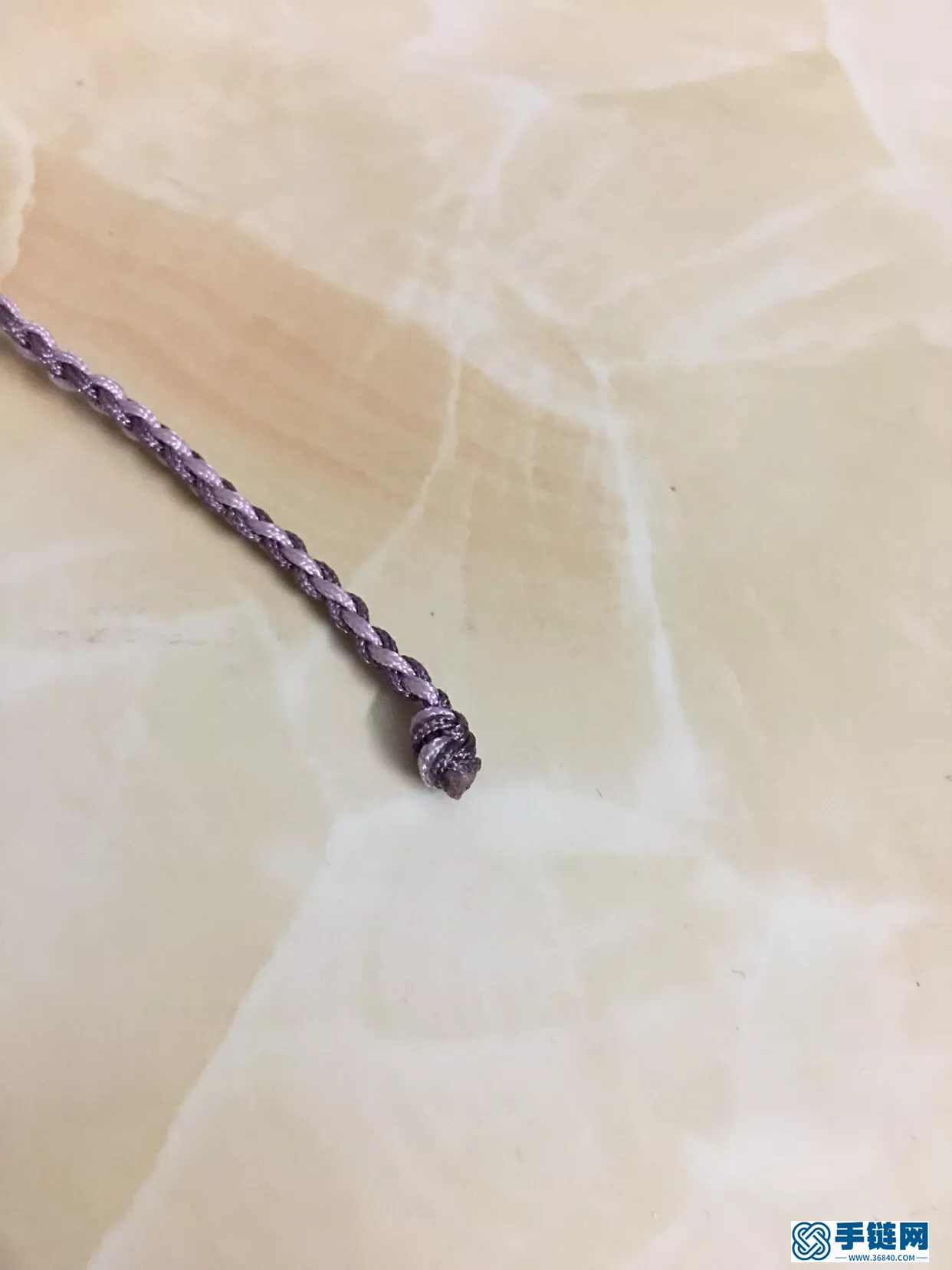 四股辮項鏈的編法，簡單紅繩項鏈教程圖解