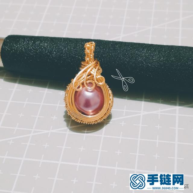 看似復(fù)雜的珍珠繞線吊墜其實(shí)很簡(jiǎn)單