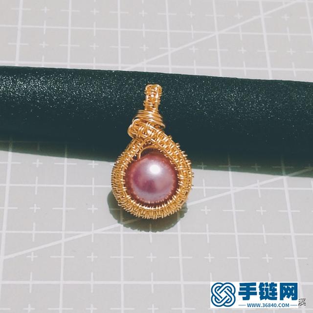 看似復(fù)雜的珍珠繞線吊墜其實(shí)很簡(jiǎn)單