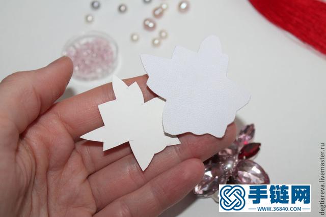 手工diy：教你做一款流蘇帶鉆吊墜教程