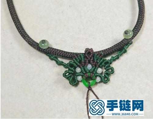 「教你編繩」碧玉小環(huán)繞藤吊墜繩的編織過程，教程如下