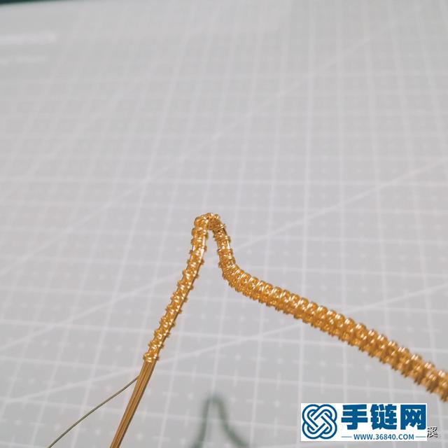 看似復(fù)雜的珍珠繞線吊墜其實(shí)很簡(jiǎn)單