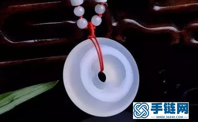 最親民的平安扣，做掛墜應(yīng)該如何搭配？不同用途有不同講究