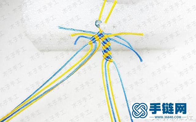妹子手把手教你用紅繩編織愛心手鏈