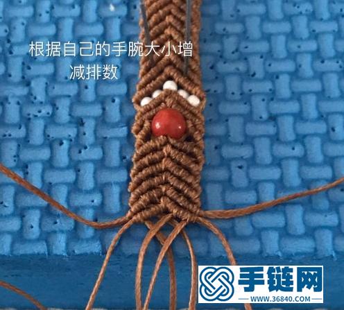 「教你編繩」淺咖色蠟線與蜜蠟小花花編織成手鏈，是不是很美