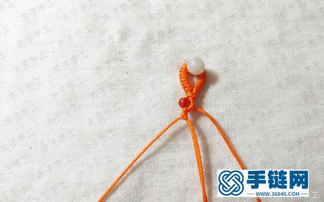 這款波浪串珠紅繩手鏈編法超簡單，你一定會喜歡