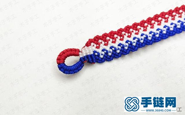 這款紅繩手鏈男生女生都可以戴，編法也是非常簡(jiǎn)單，海軍風(fēng)