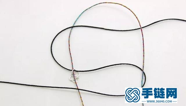 編繩玉米結(jié)變化無(wú)窮，編好再扭一下更加靈動(dòng)，結(jié)繩手鏈附教程