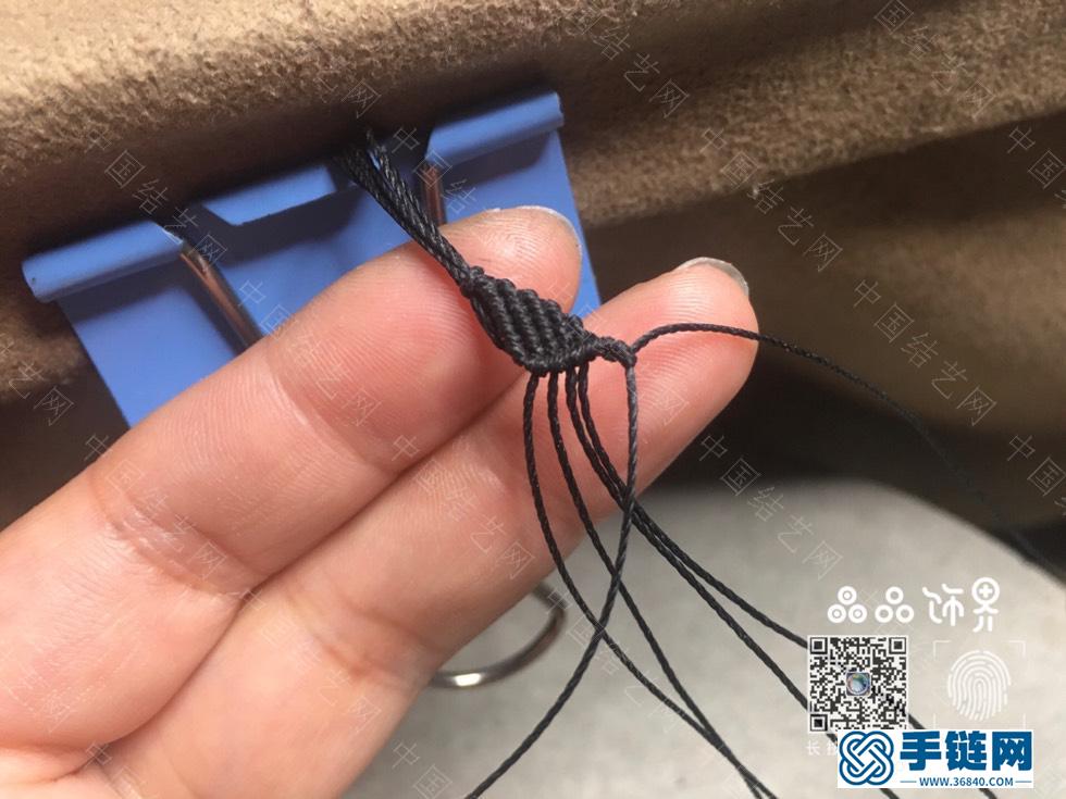 黑尖晶鎖骨鏈