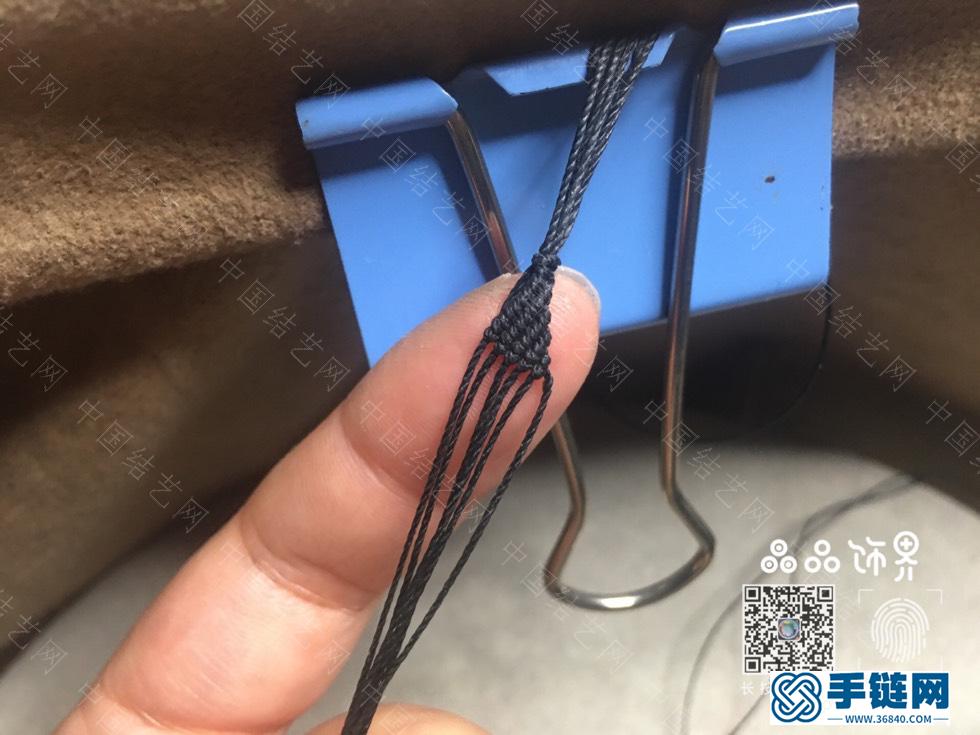 黑尖晶鎖骨鏈