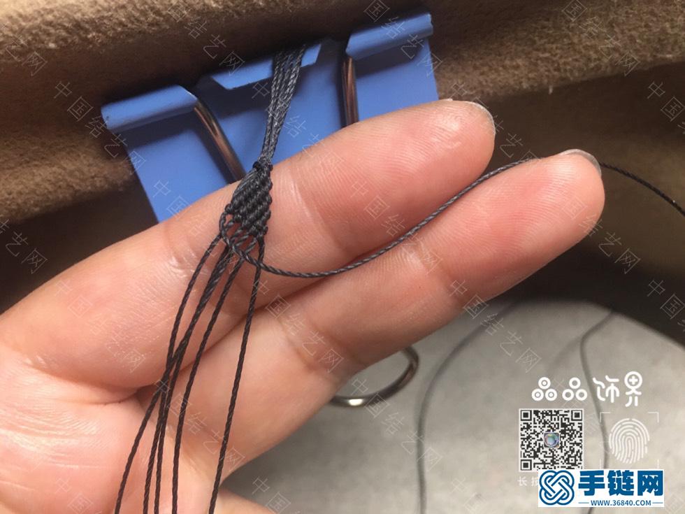 黑尖晶鎖骨鏈