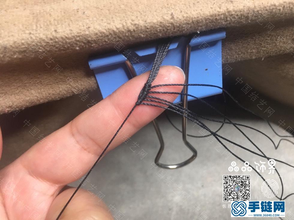 黑尖晶鎖骨鏈