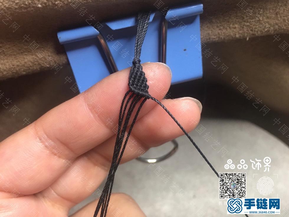 黑尖晶鎖骨鏈