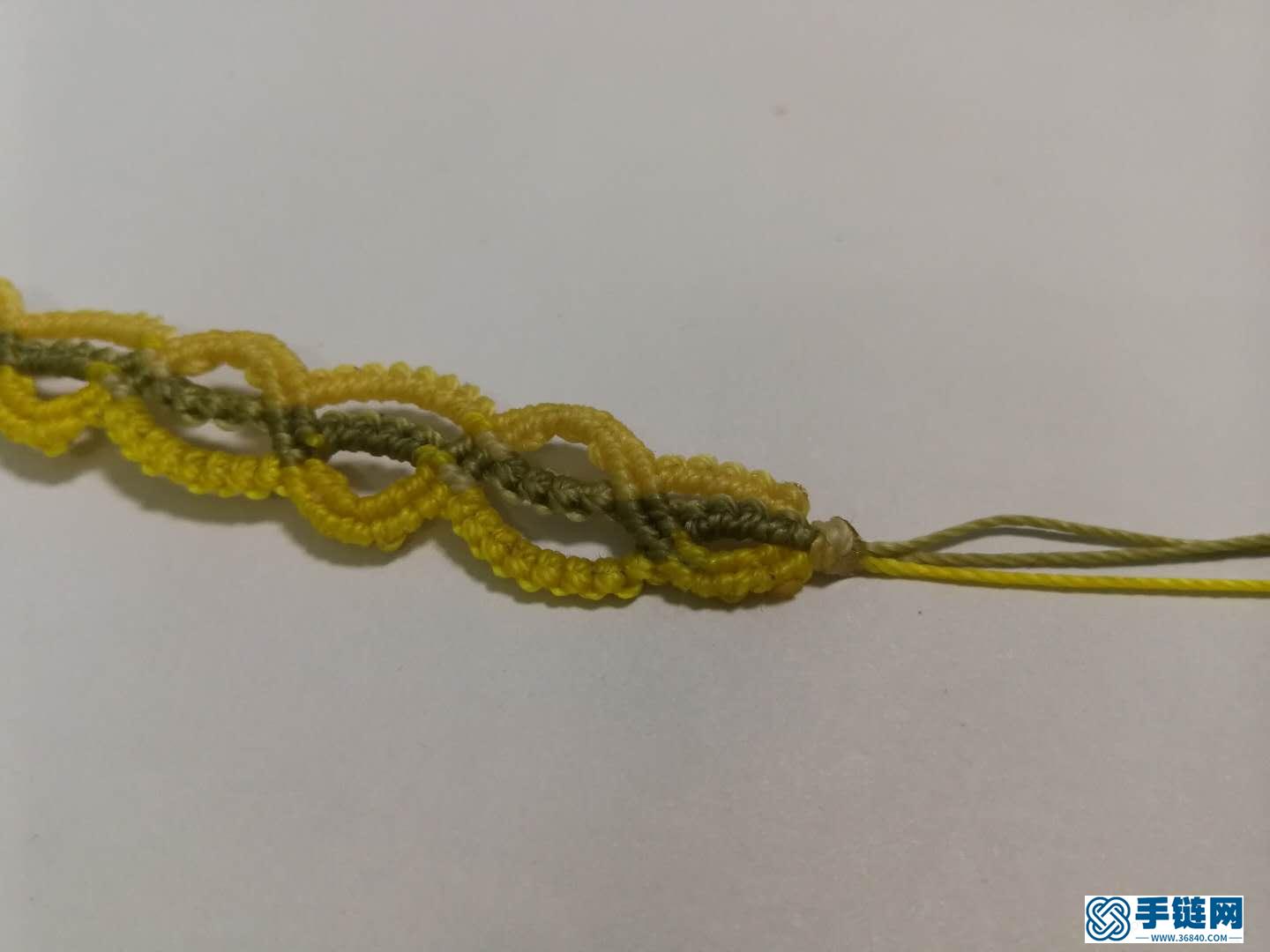 斜卷結(jié)手鏈編法教程，縷空蠟線手繩做法步驟